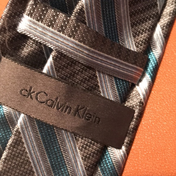 Calvin Klein silk tie - Picture 3 of 10